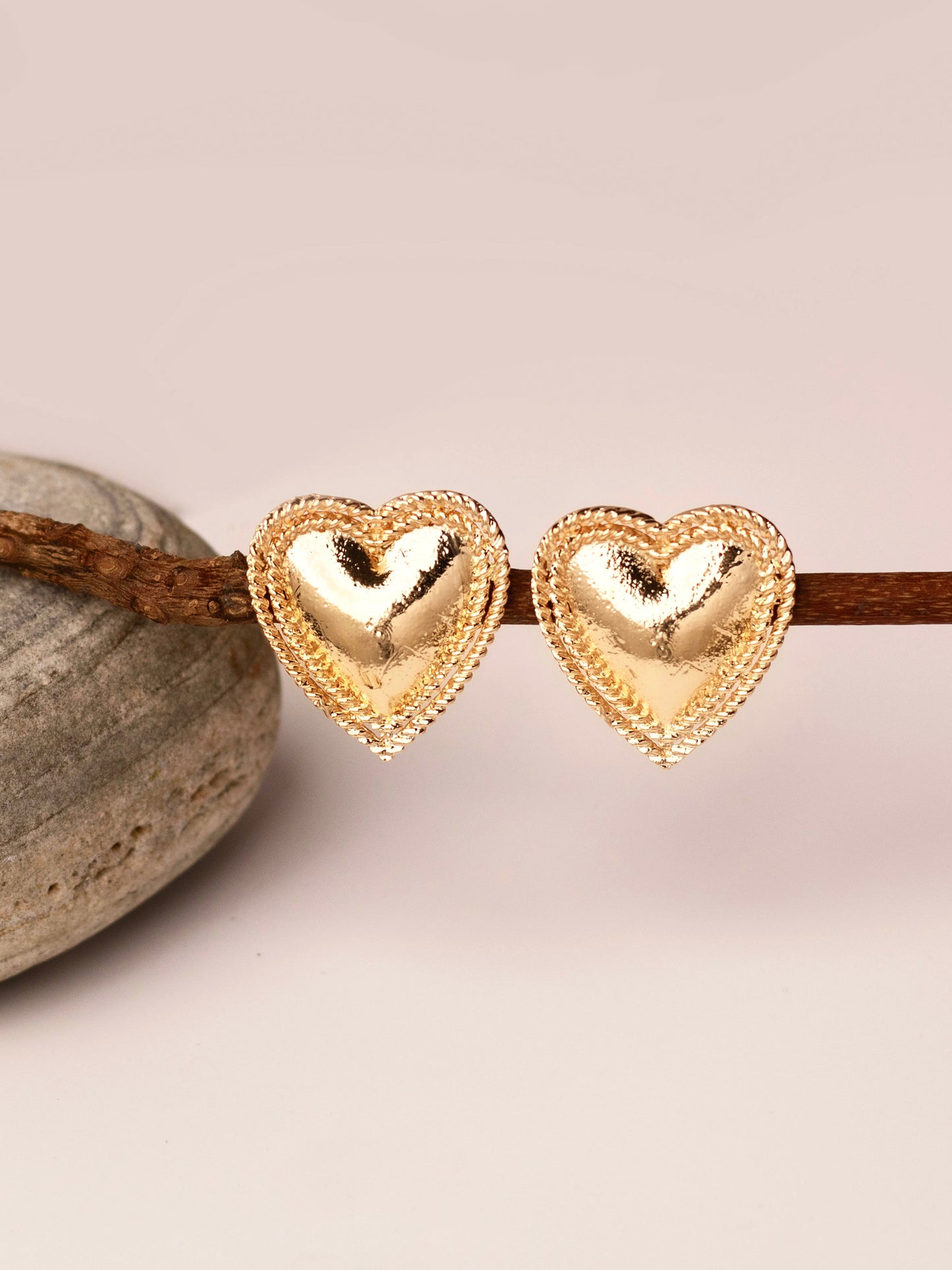 Statement Heart Stud - Lili-Origin