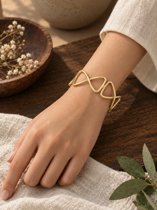 Cravat Adjustable Brass Bracelet (Anti Tarnish)