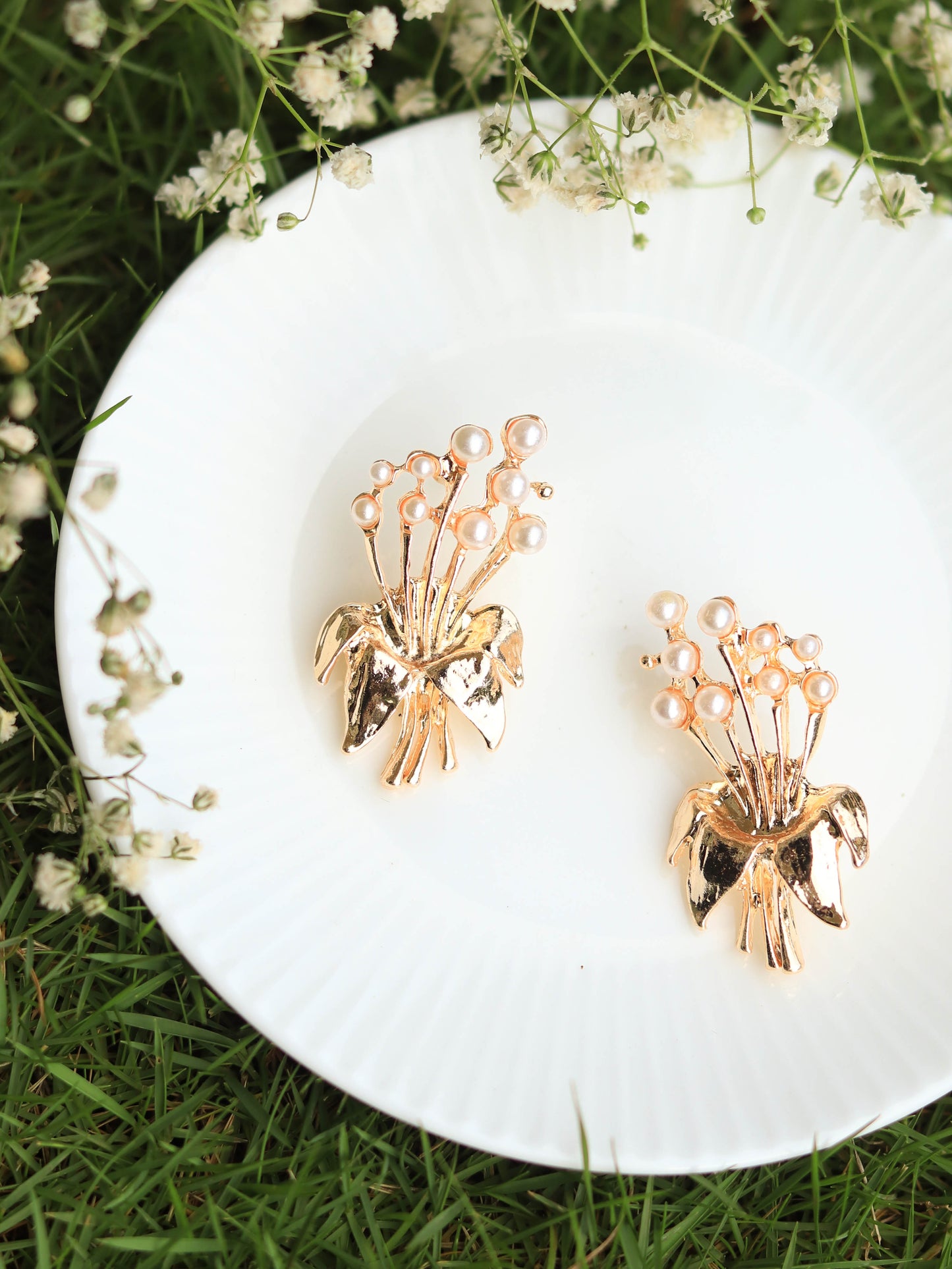 Bunch of Pearls Earring