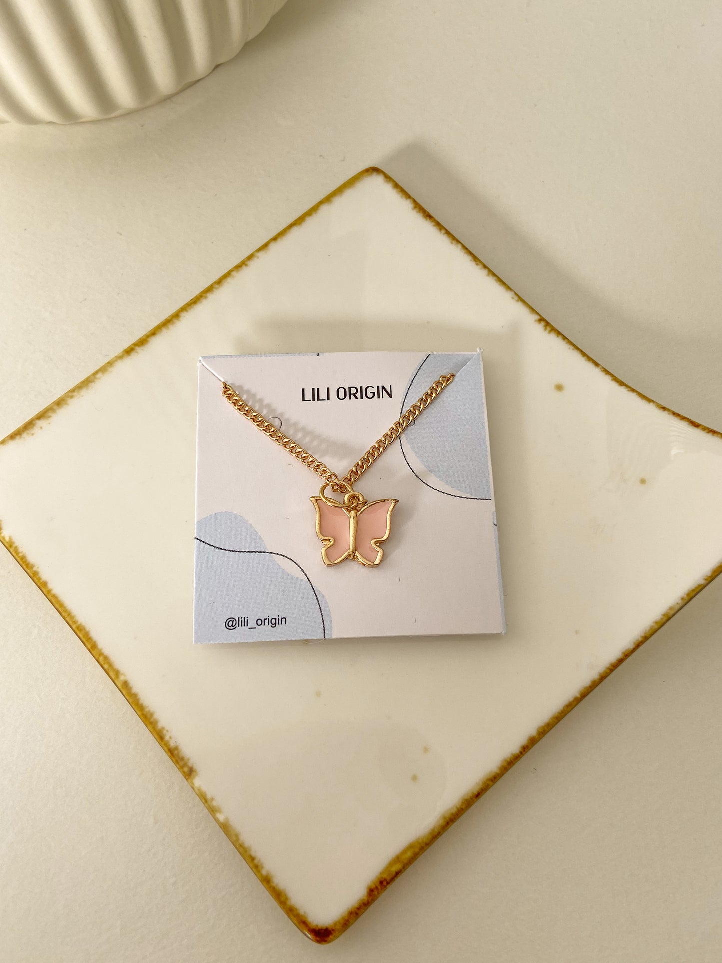 Butterfly Resin Necklace - Lili-Origin