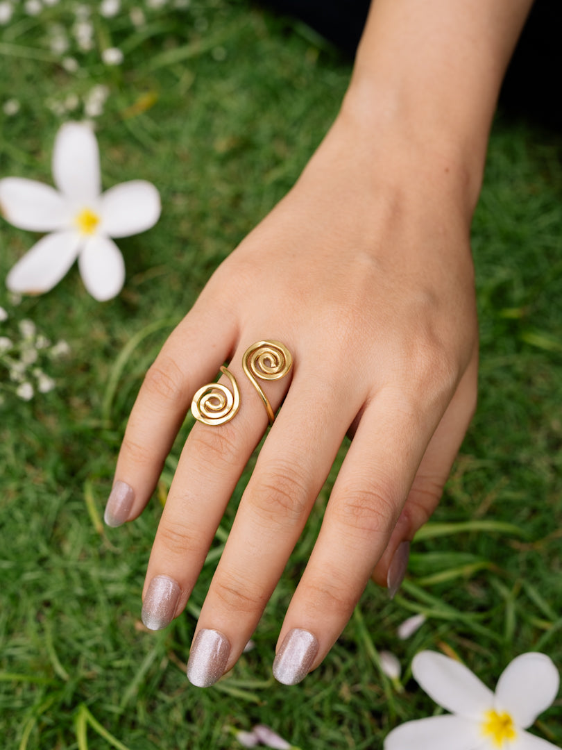 Cosma Brass Adjustable Ring (Anti Tarnish)