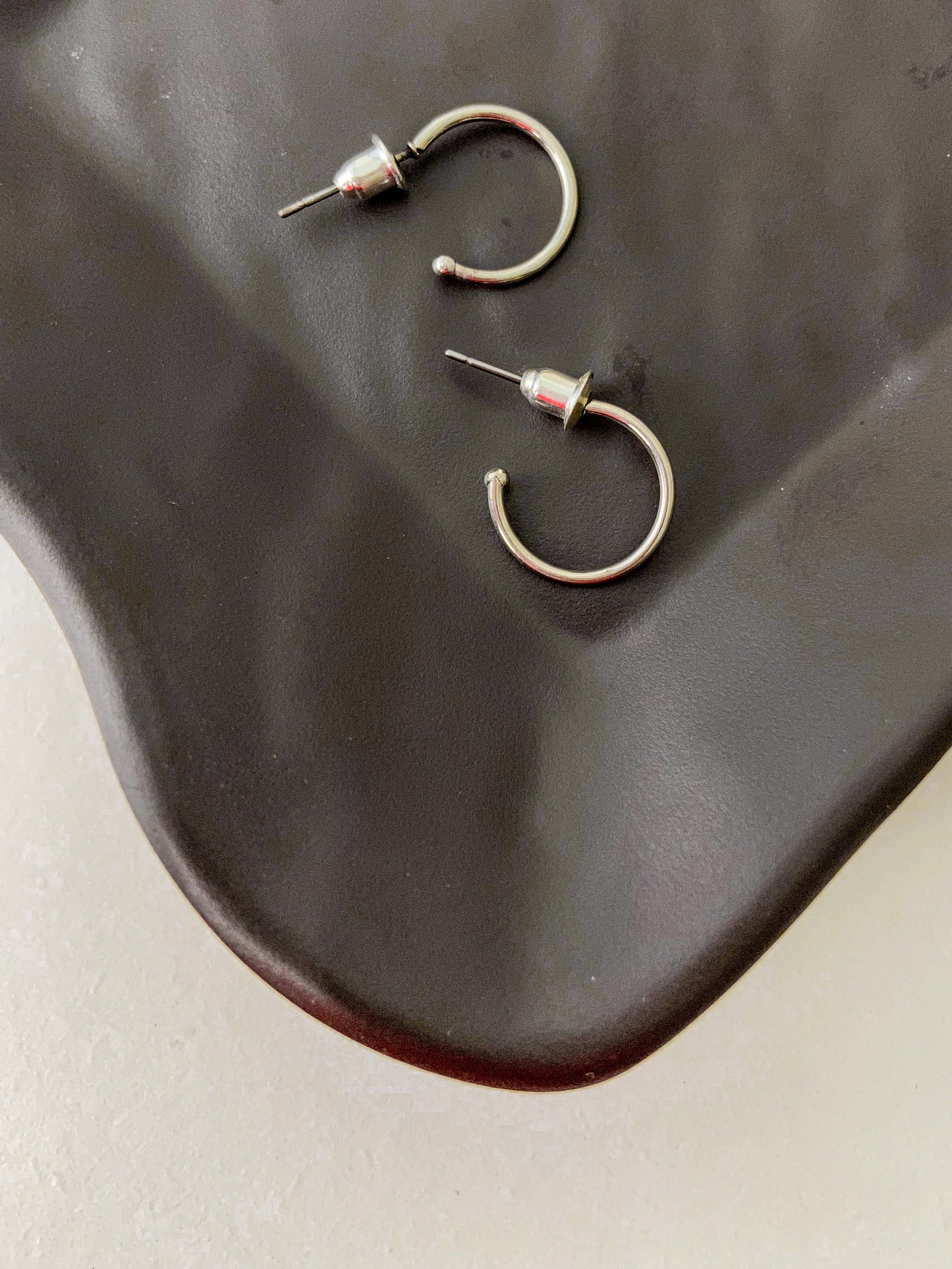Small 4 Silver Singles Earring - Lili-Origin