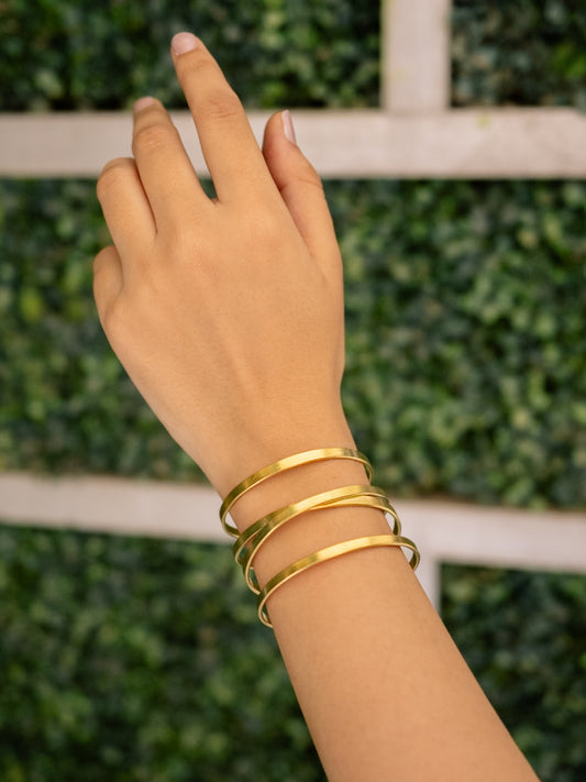 Loope Brass Adjustable Bracelet (Anti Tarnish)