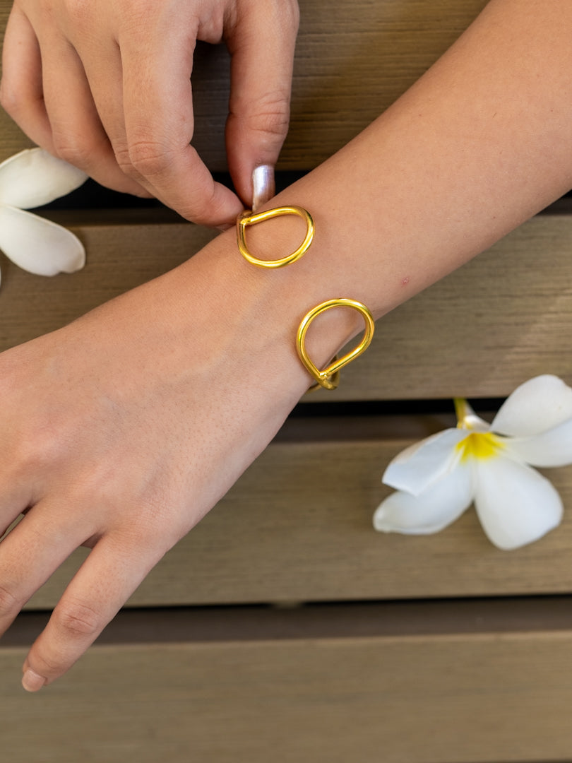 Brrow Statement Brass Bracelet (Anti Tarnish)