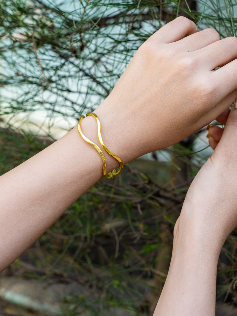 Undulate Brass Bracelet (Anti Tarnish) Adjustable