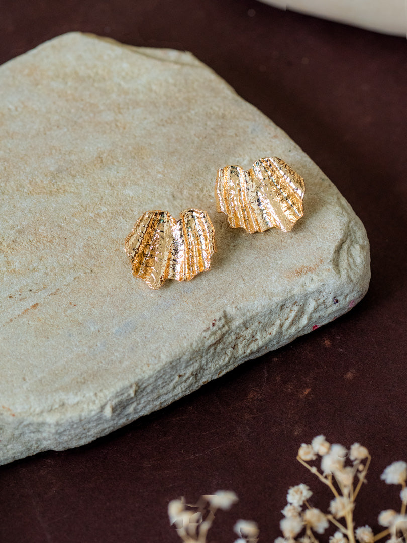 Sculpted Pleat Studs