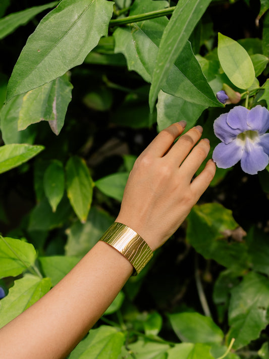 Streams Adjustable Brass Bracelet (Anti Tarnish)