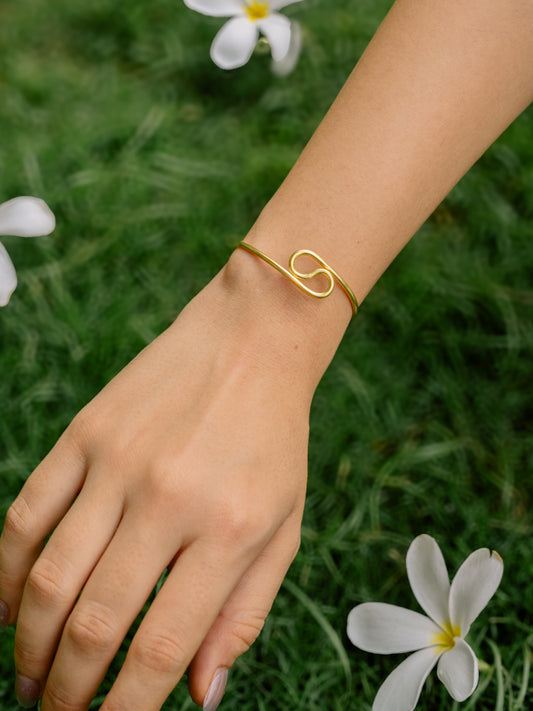 Flowfinity Adjustable Brass Bracelet (Anti Tarnish)