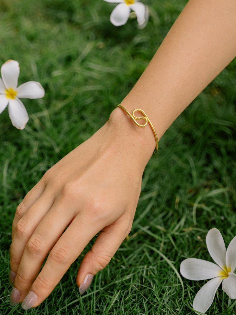 Flowfinity Adjustable Brass Bracelet (Anti Tarnish)