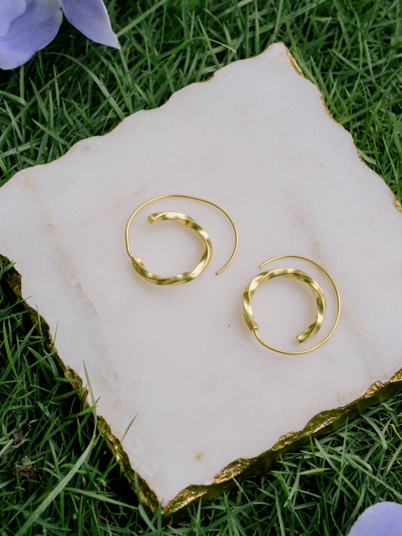 Comet Twirl Brass Earring (Anti Tarnish)
