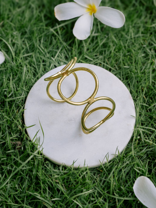 Linked Rings Adjustable Brass Bracelet (Anti Tarnish)