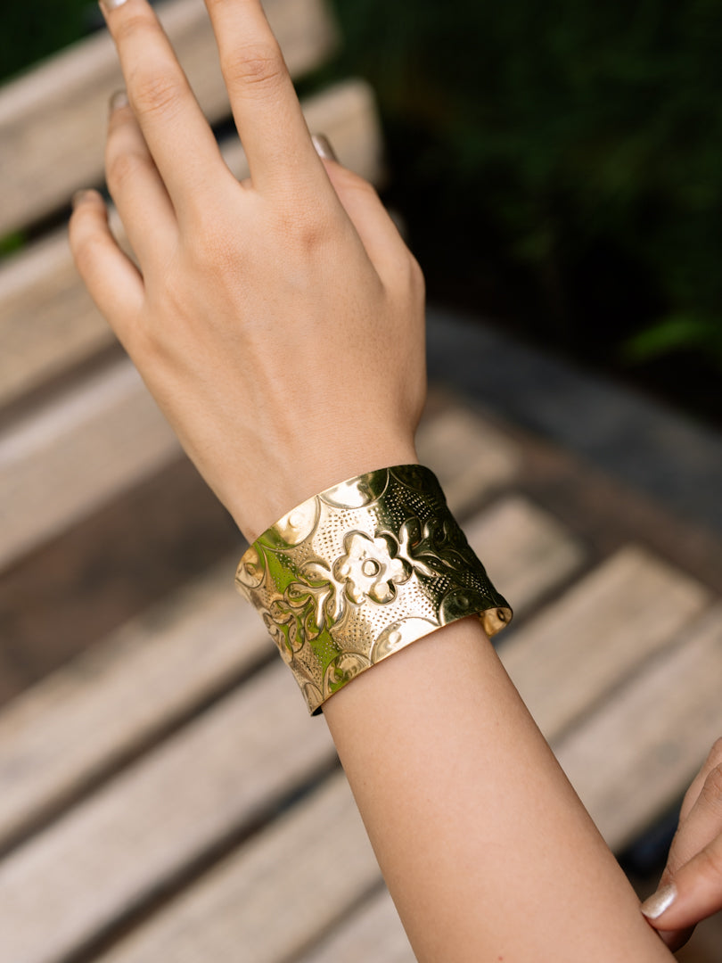 Leafy Gleam Statement Cuff Brass Adjustable Bracelet (Anti Tarnish)
