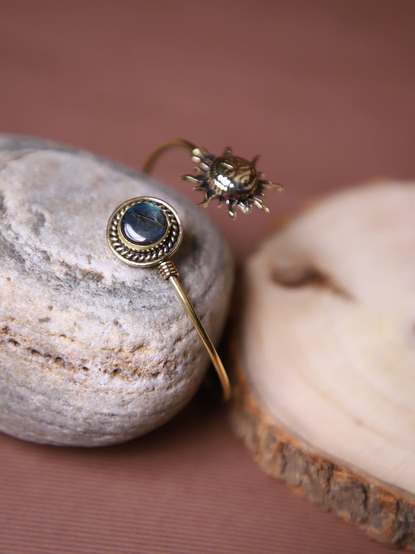 Labradorite Stone Brass Adjustable Bracelet (Anti Tarnish)