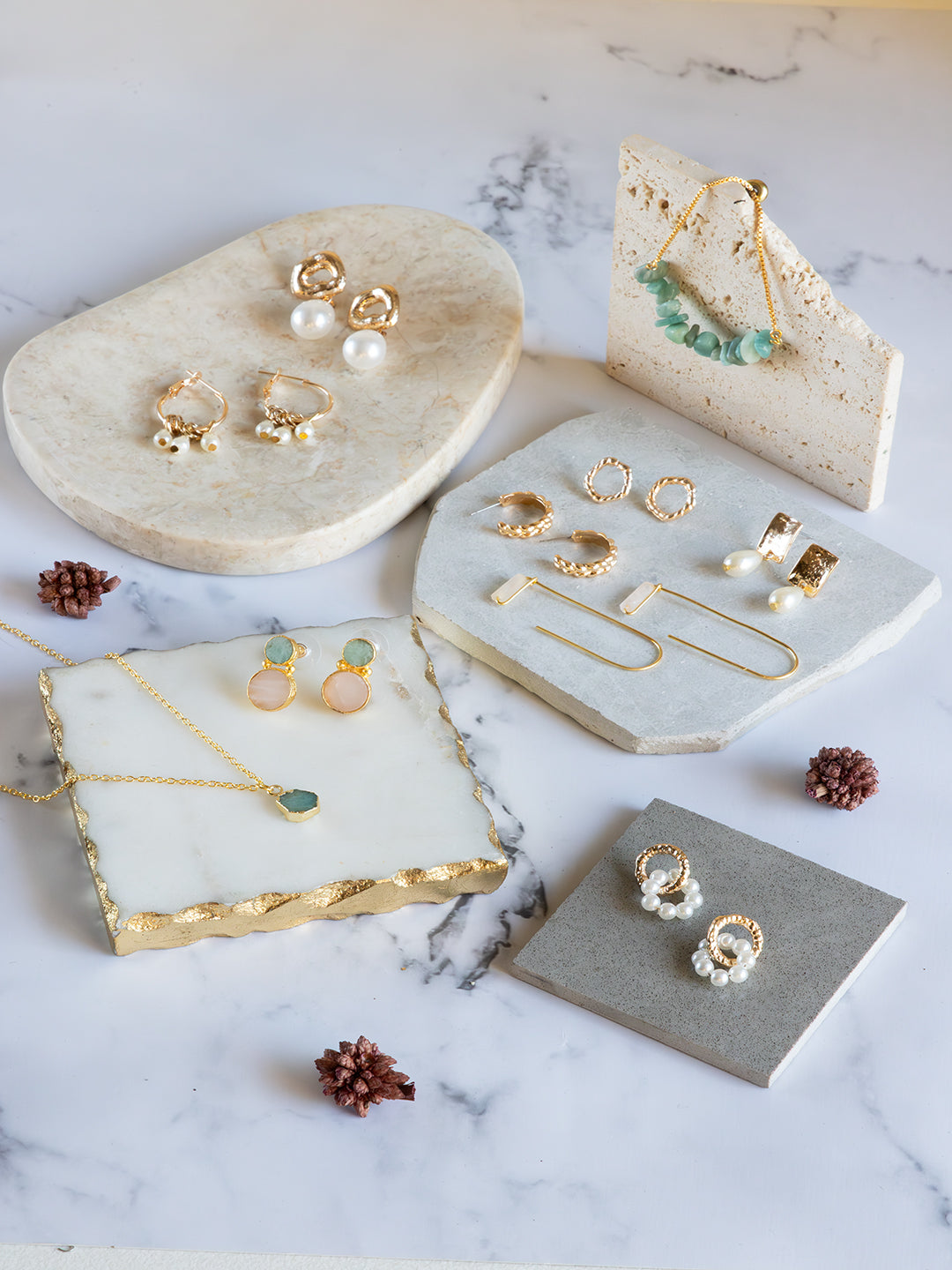 Festive Gift Hamper - Luxe edition 10 jewels ( Free Organizer Auto Added to the cart)