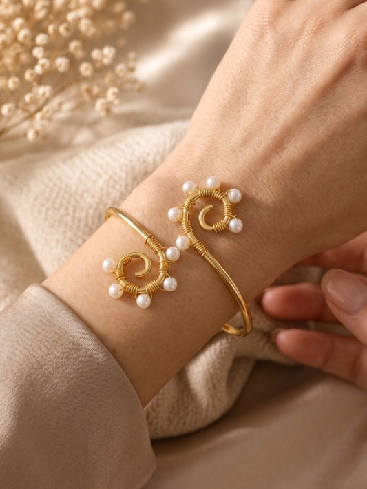 Pearl Spiral Adjustable Bracelet (Anti Tarnish)