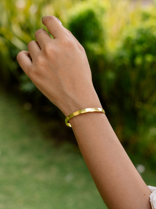 Mild wave Skinny Brass Adjustable Bracelet (Anti Tarnish)
