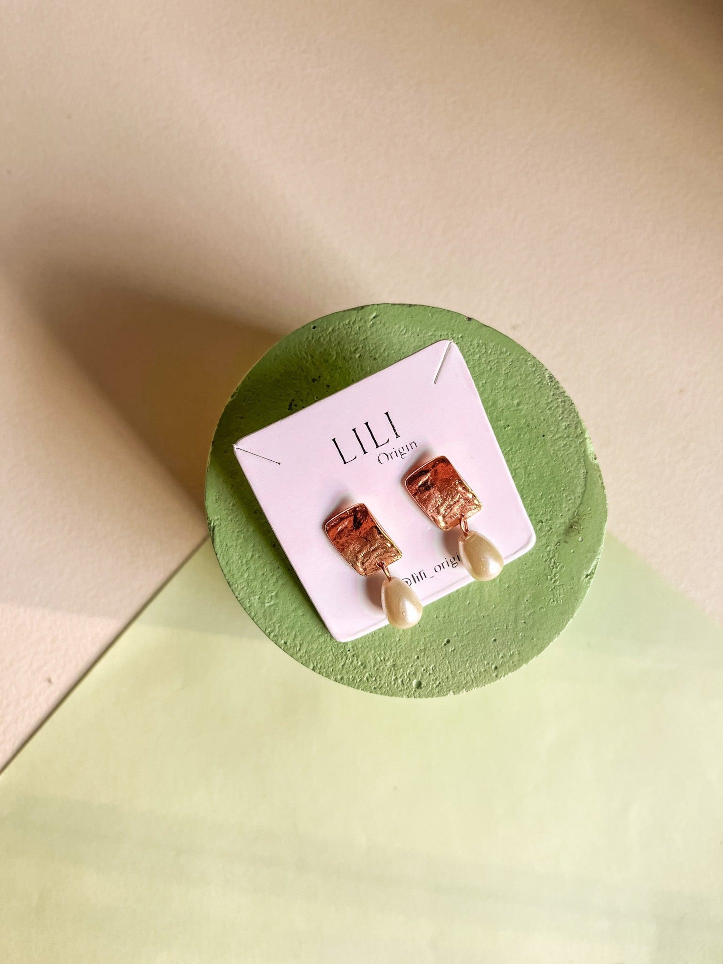 Dainty Pearl Earring - Lili-Origin