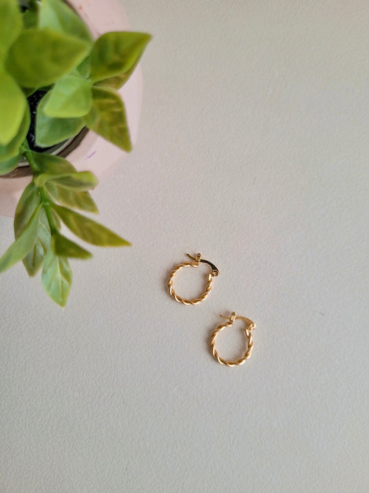 Dainty Huggies - Lili-Origin