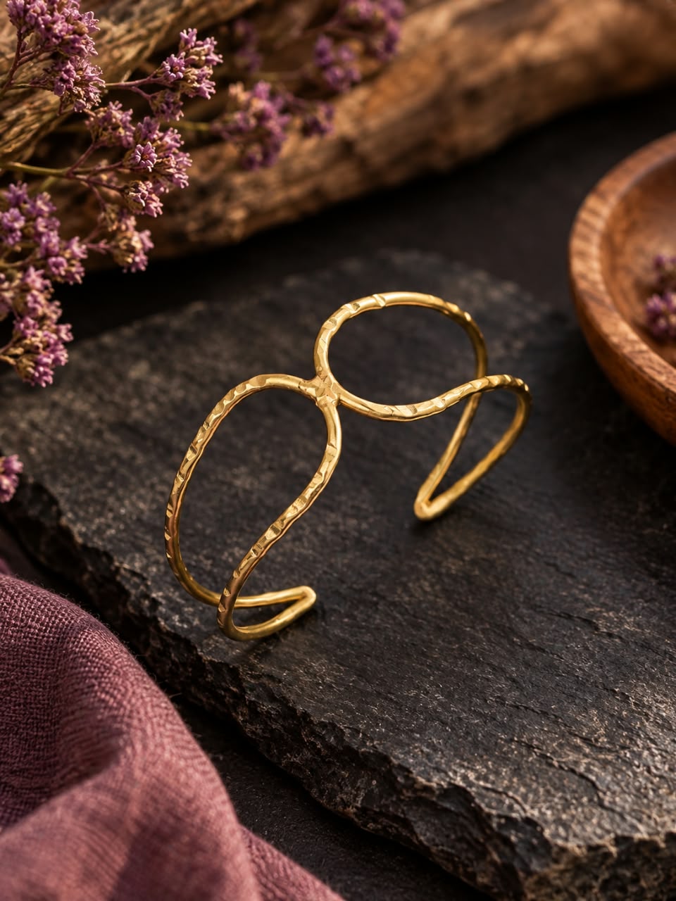 Connected Arc Brass Adjustable Bracelet (Anti Tarnish)