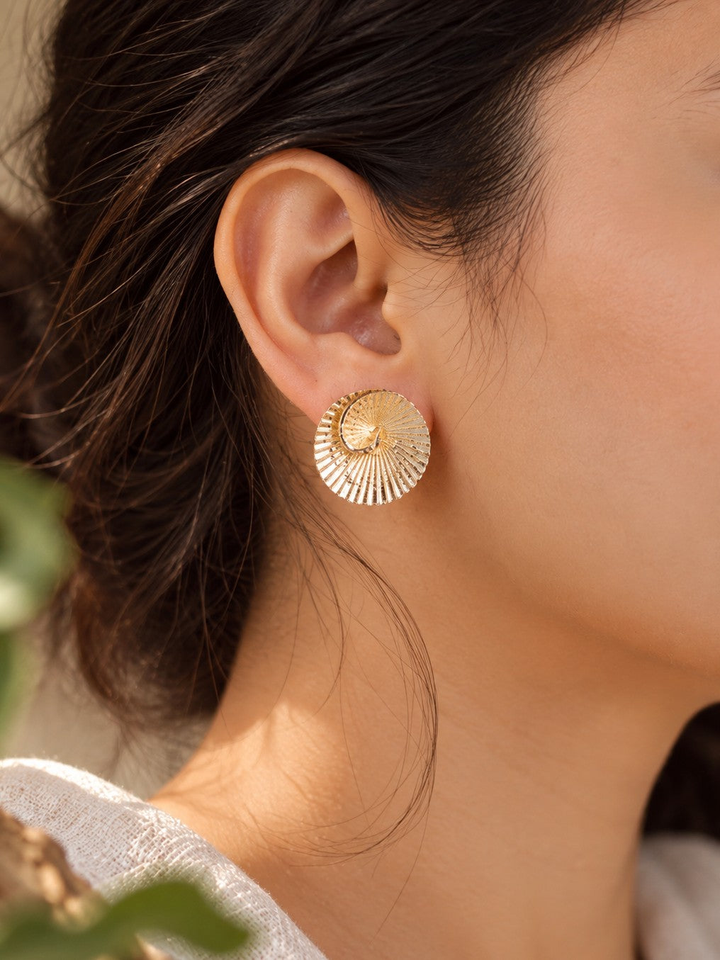 Mini Swirl Earring