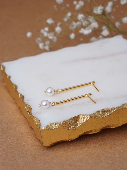 Hanging Pearl - 18k Gold Plated Earring - Lili-Origin