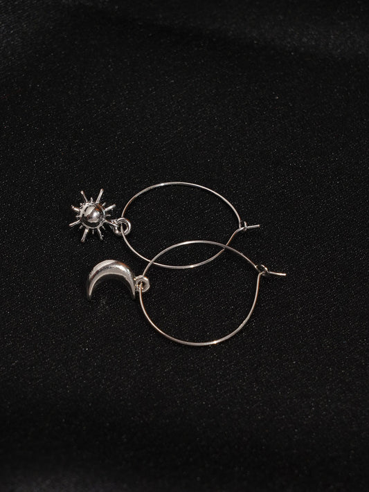Mismatched Sun Moon Silver Earring - Lili-Origin