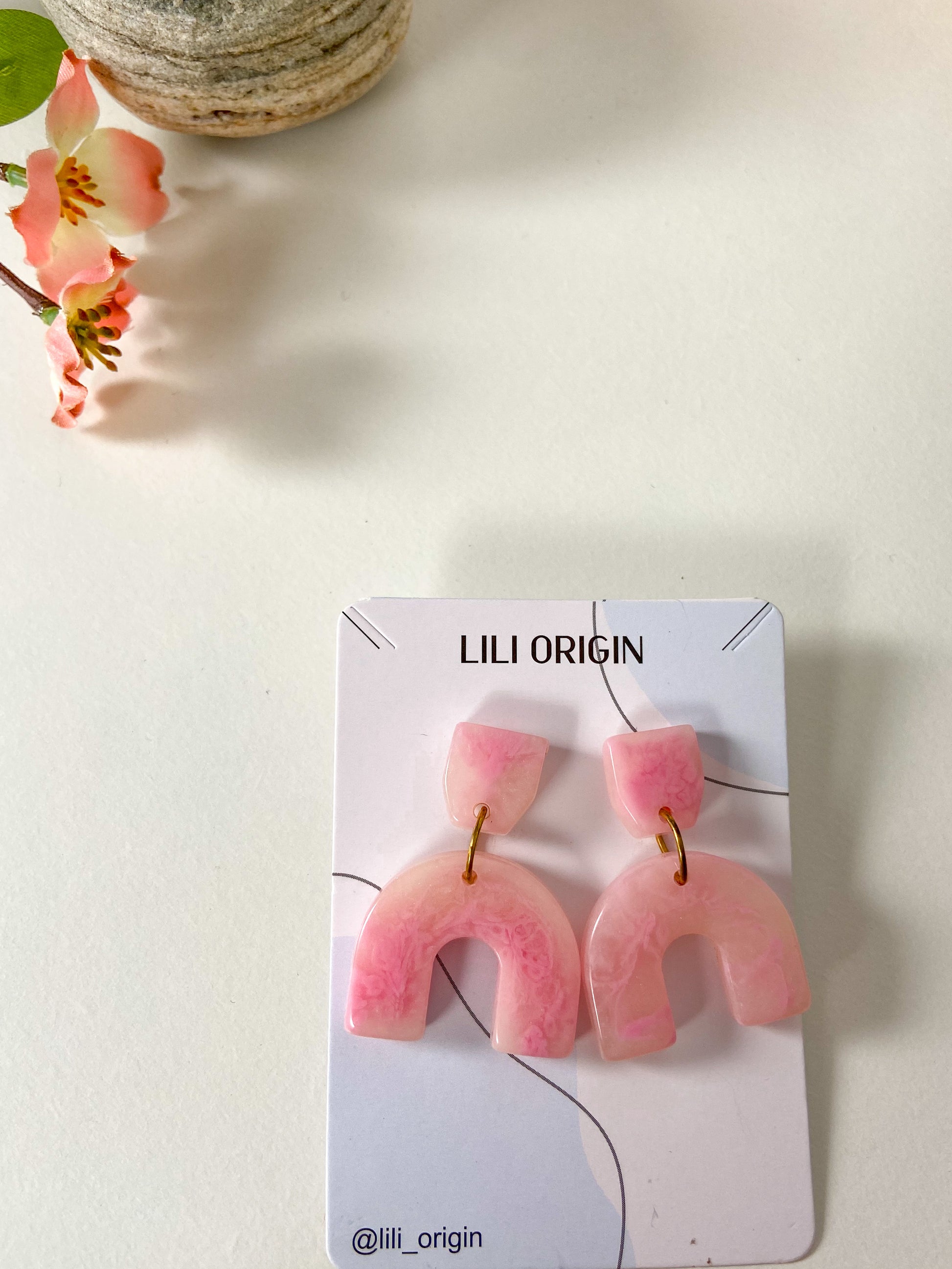 Pink U Resin Earring - Lili-Origin