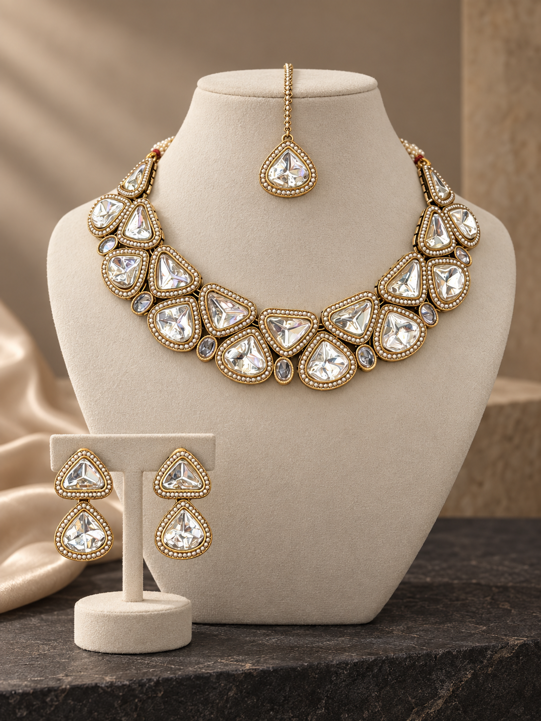 Aarisha Kundan Necklace Set ✨