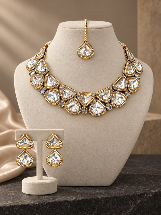 Aarisha Kundan Necklace Set ✨