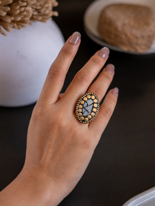 Noir Oval – Mosaic Muse Brass Adjustable Ring (Anti Tarnish)