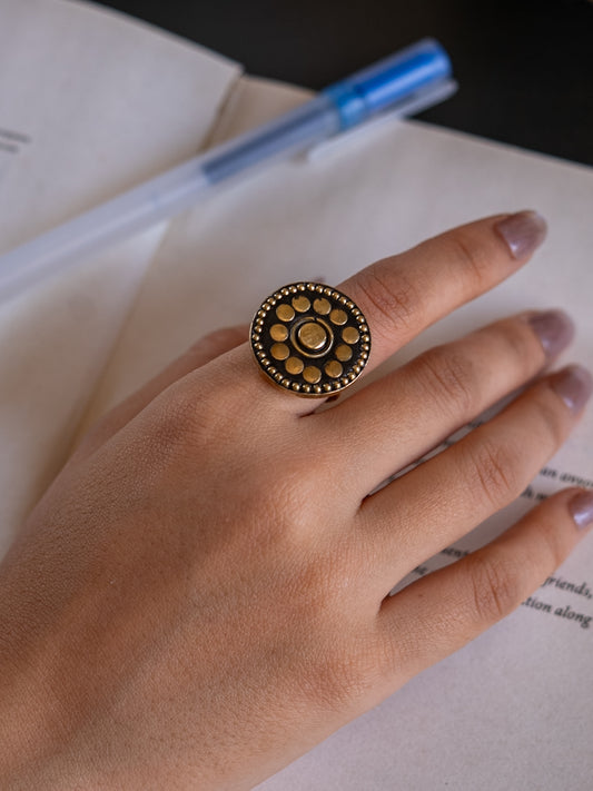Golden Eclipse – Mosaic Muse Brass Adjustable Ring(Anti Tarnish)