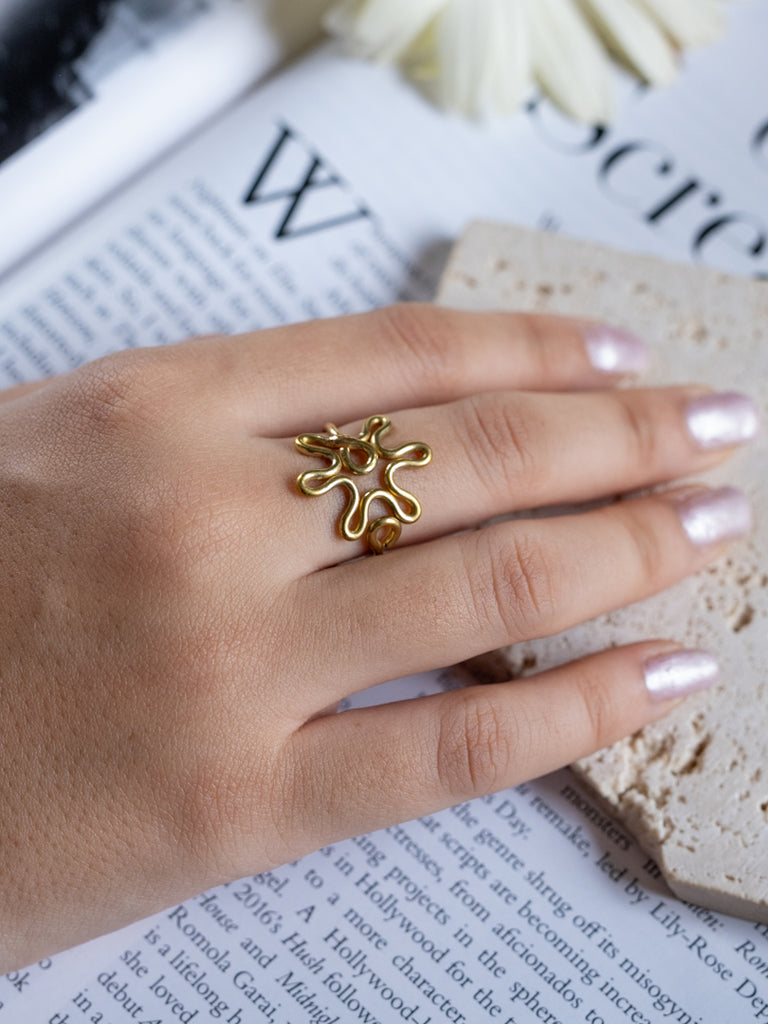 Molten Flower Brass Ring (Adjustable, Anti-Tarnish)