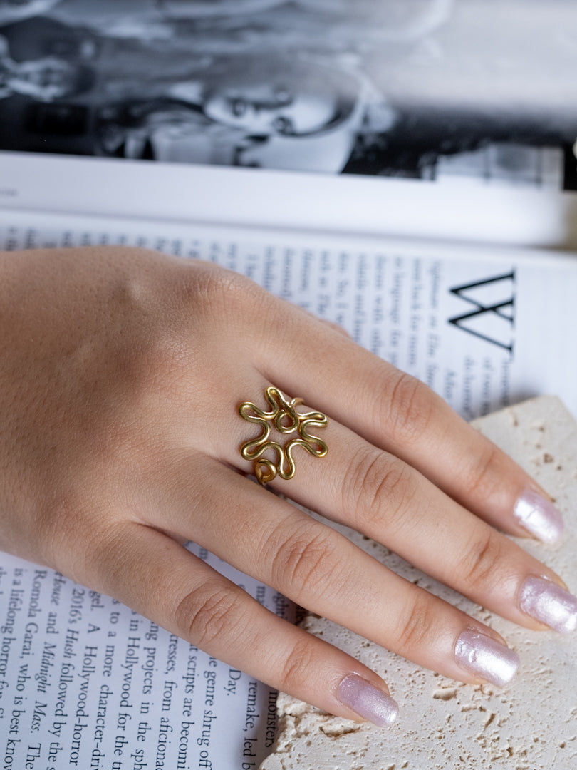 Molten Flower Brass Ring (Adjustable, Anti-Tarnish)