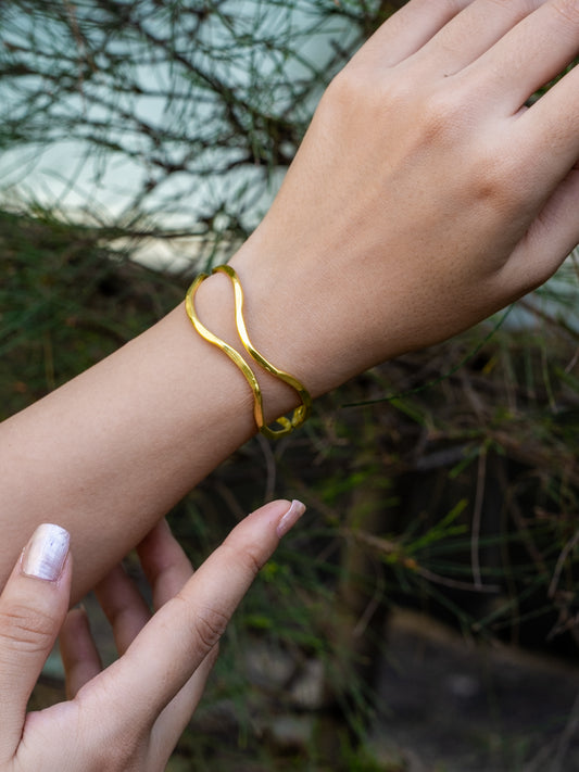 Undulate Brass Bracelet (Anti Tarnish) Adjustable