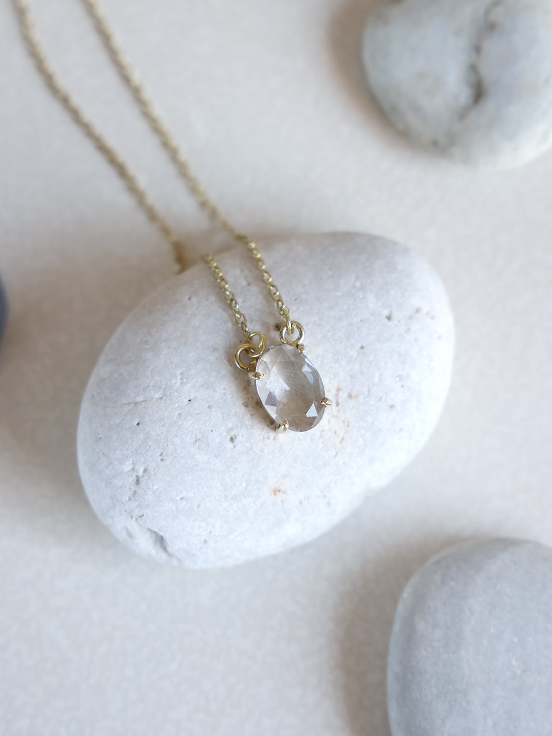 Oval Crystal Brass Necklace (Anti Tarnish)