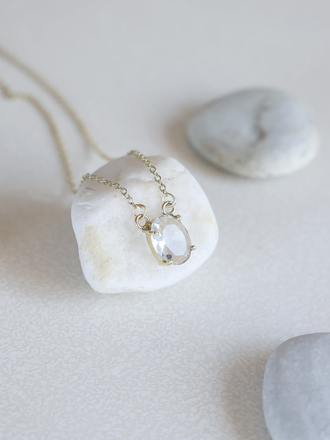 Oval Crystal Brass Necklace (Anti Tarnish)