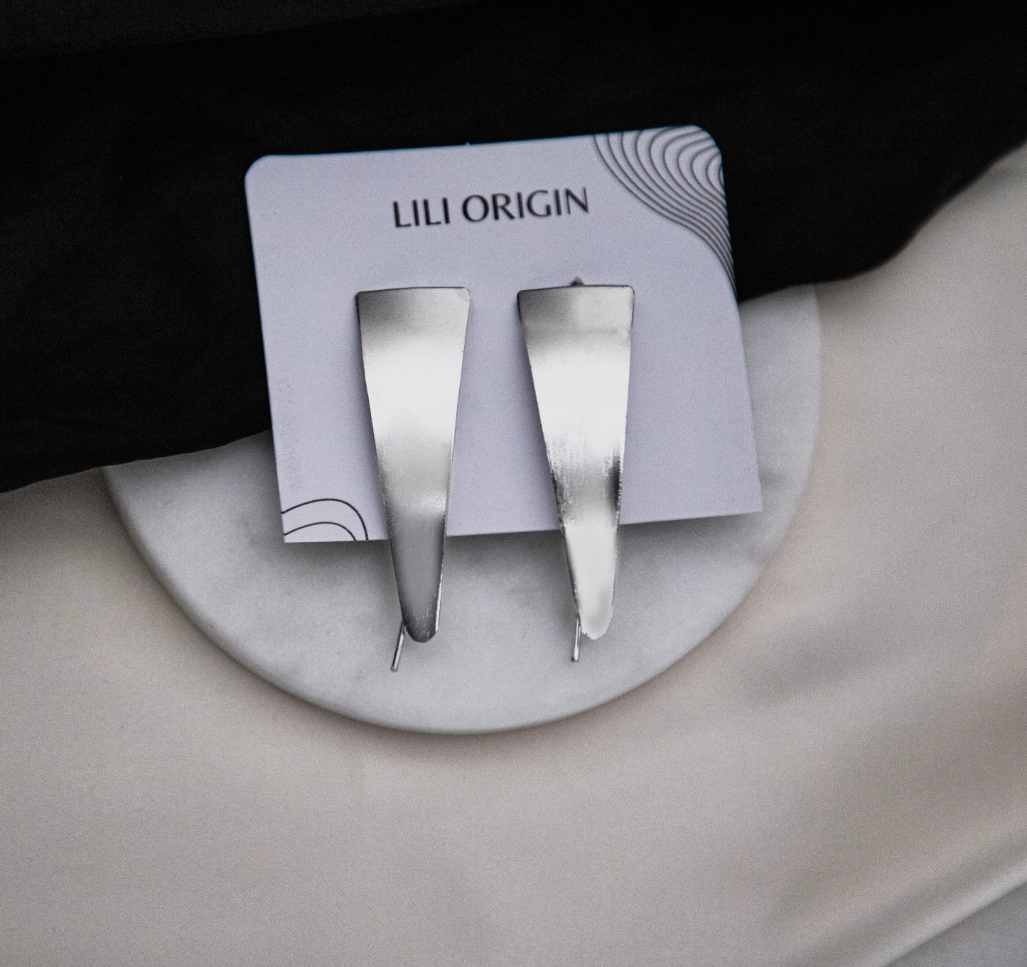 Triangle Silver Earring - Lili-Origin