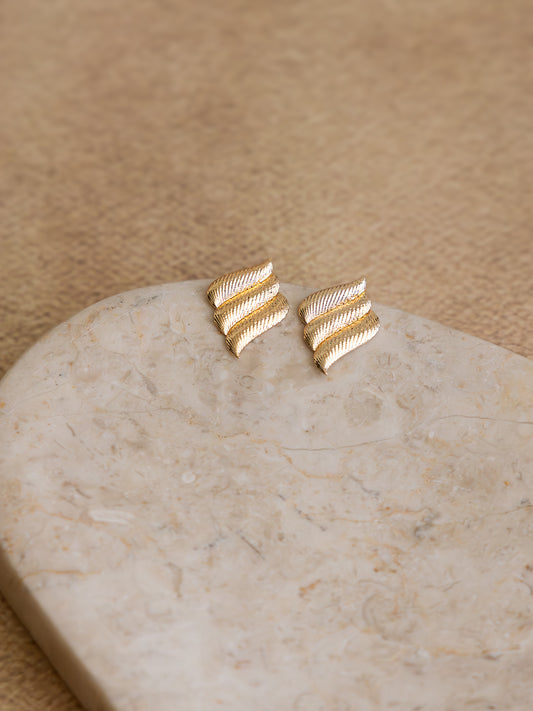 Layered Wave Studs