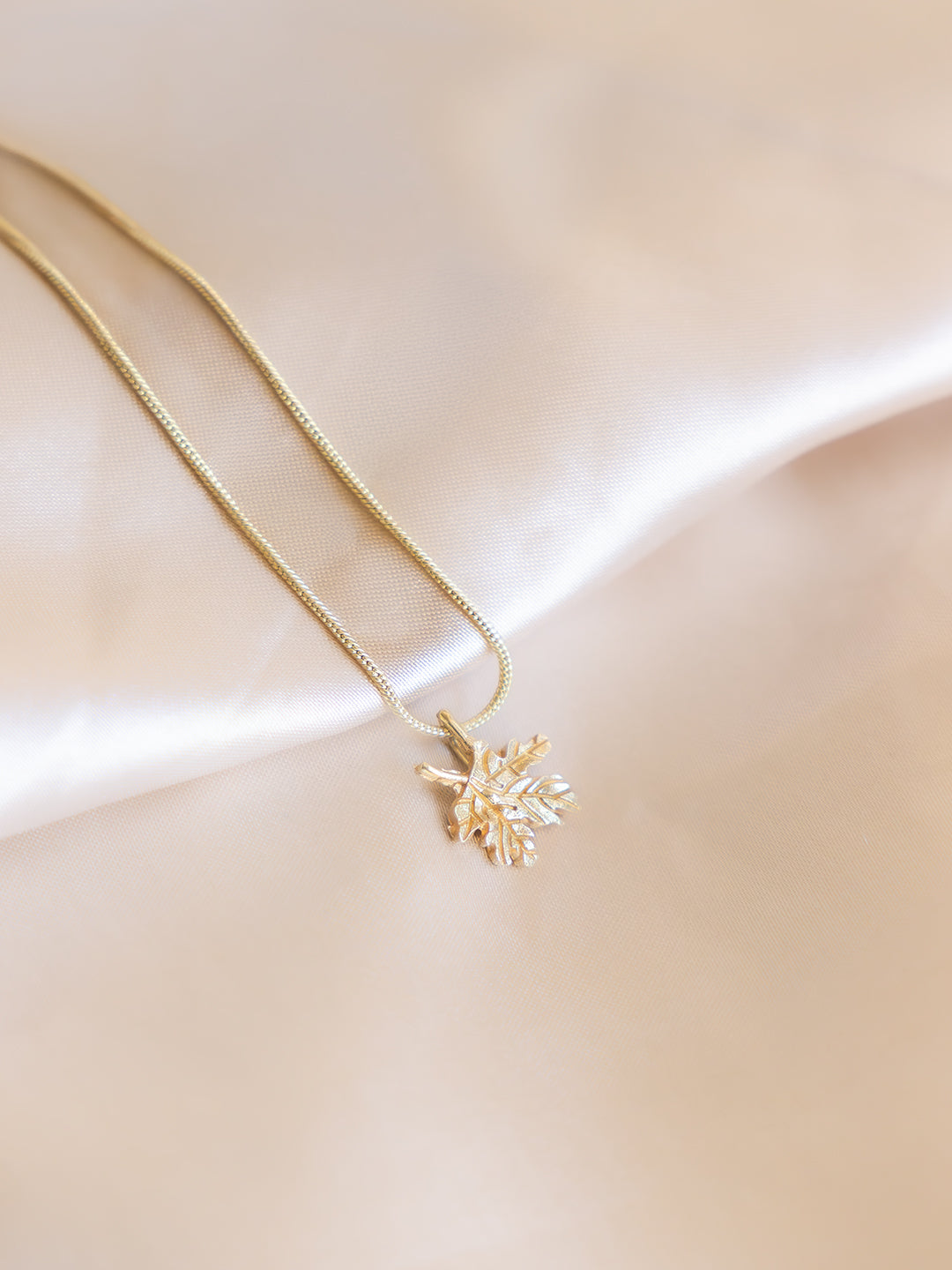 Veinline Leaf Brass Necklace (Anti Tarnish)