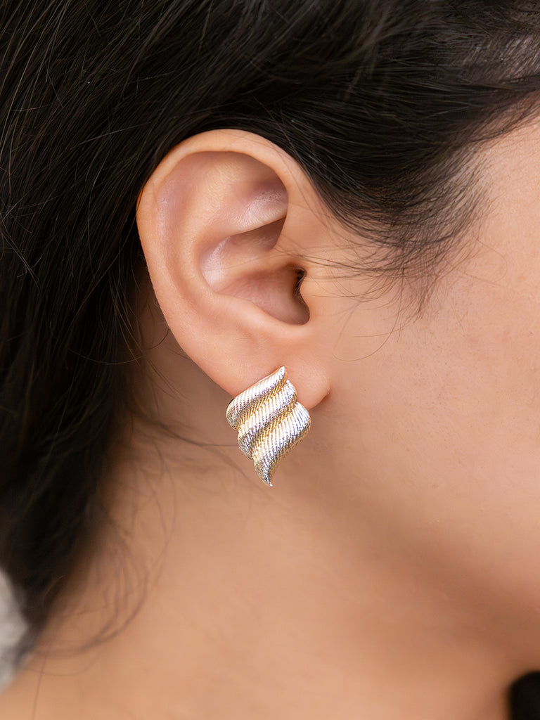 Layered Wave Studs