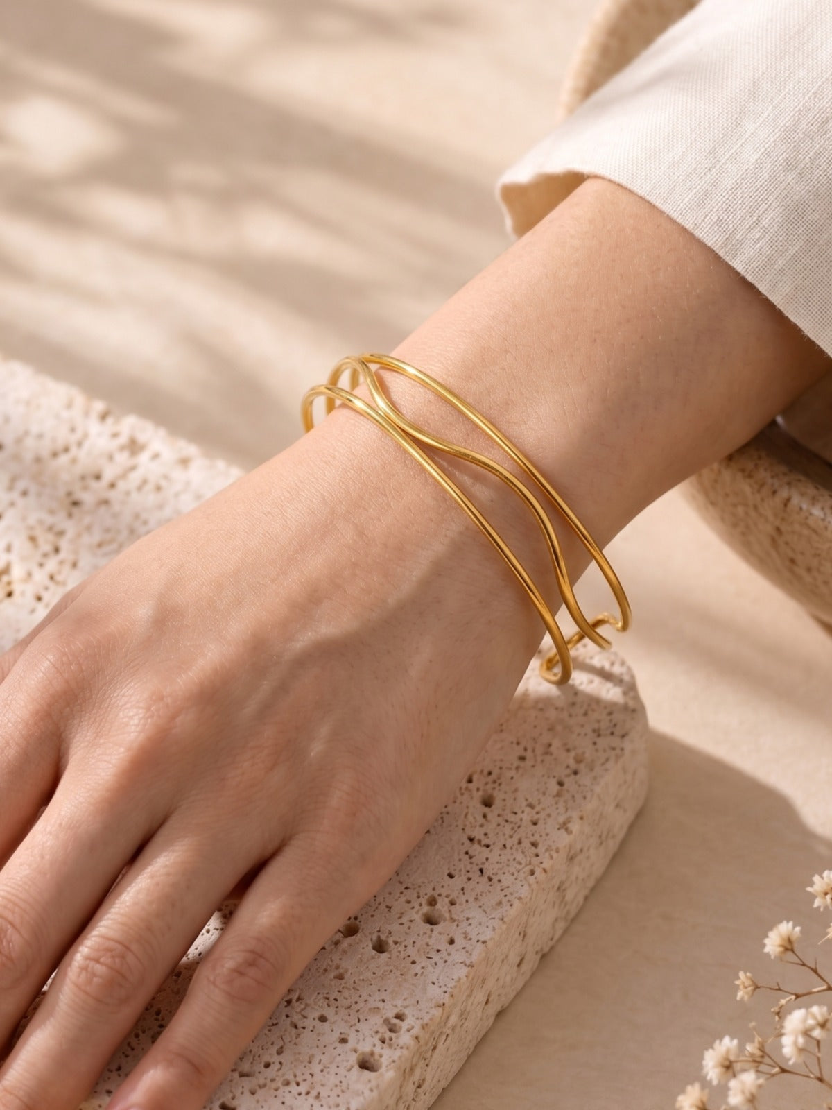 Aria Flow Brass Adjustable Bracelet (Anti Tarnish)