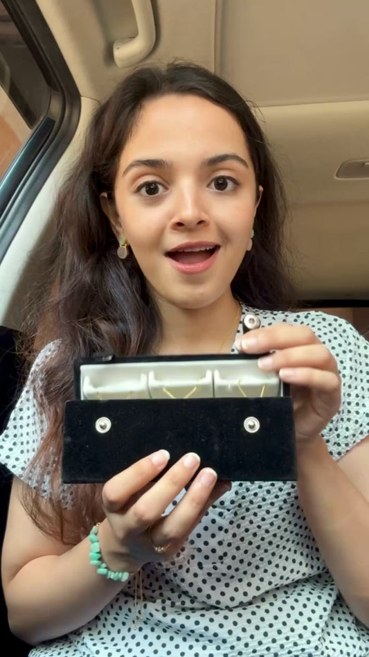 Necklace Love Gift Box – Folding Jewelry Organizer (Includes 12 Necklace)