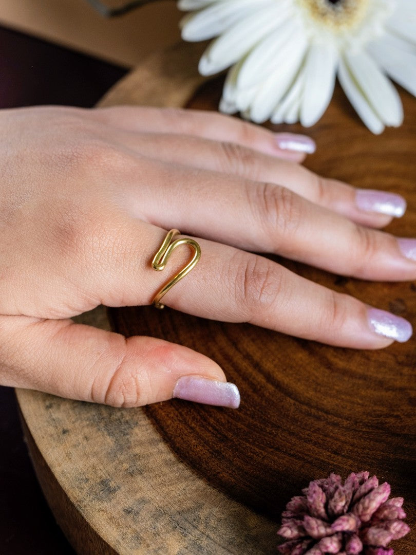 Curve Loop Brass Ring Adjustable (Anti Tarnish)