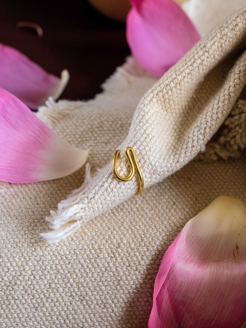 Curve Loop Brass Ring Adjustable (Anti Tarnish)