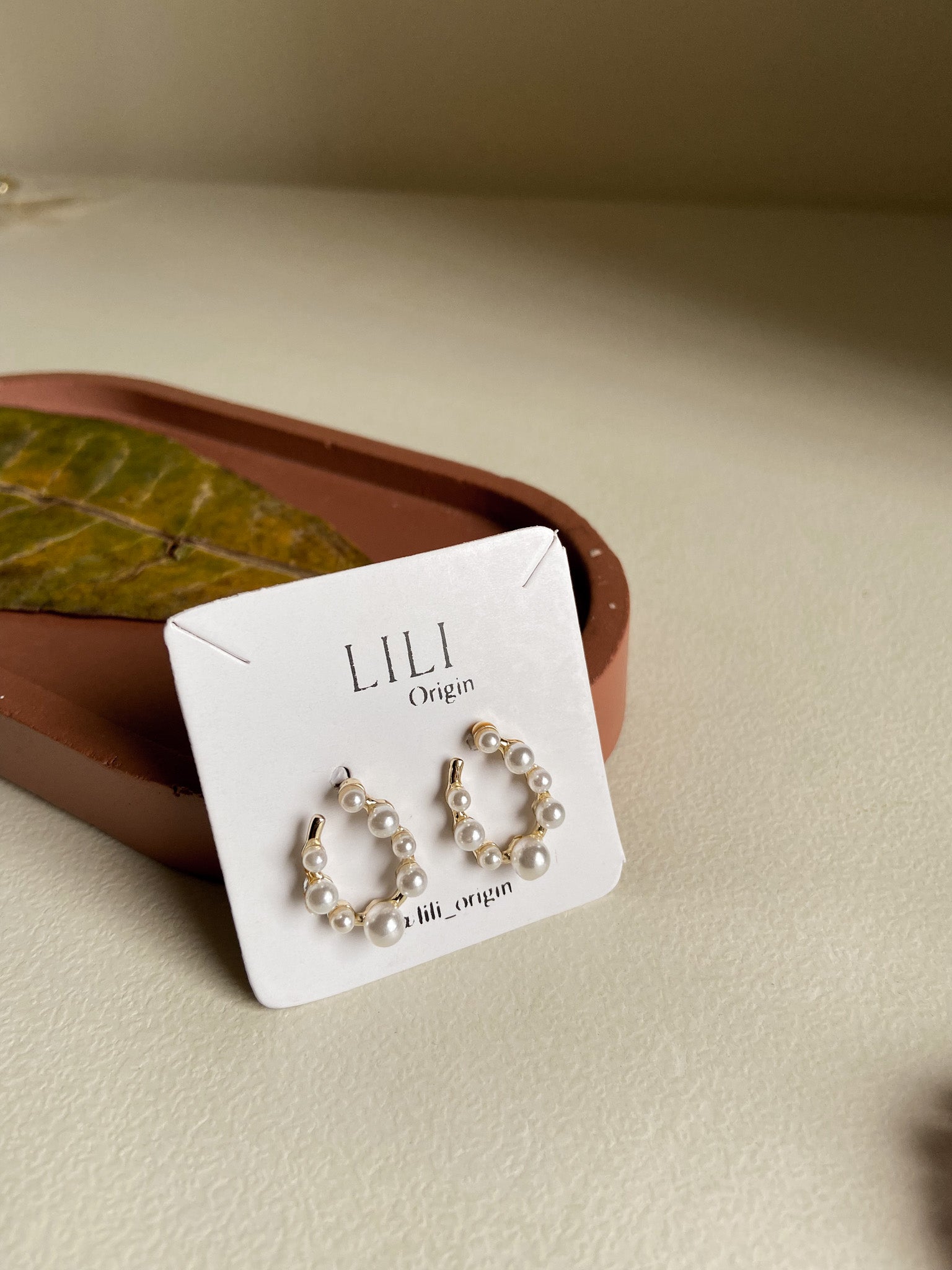 Lil Pearl U Earring - Lili-Origin